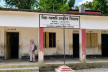 গোয়ালঘরে সরকারি প্রাথমিক বিদ্যালয়ের বেঞ্চ, জানতেন না প্রধান শিক্ষক