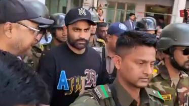 জীবনে প্রথম ভোট দিলেন তামিম ইকবাল