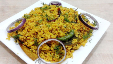 বৃষ্টি নামলেই কেন খিচুড়ি খেতে মন চায়?