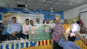 পুঠিয়ায় কৃষি উপকরণ সহায়তা ও কৃষক কার্ড বিতরণের উদ্বোধন