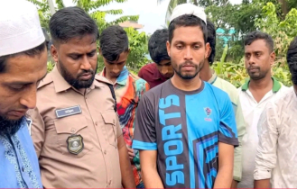 দেড় ঘণ্টা প্যারোলে মুক্তি পেয়ে মায়ের জানাজায় শ্রমিক লীগ নেতা