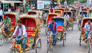 অটোরিকশার দখলে শিক্ষা নগরী রাজশাহী, যানজটে নাকাল নগরবাসী