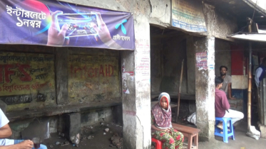 বাগেরহাটে যাত্রী ছাউনি এখন দোকানদারদের দখলে
