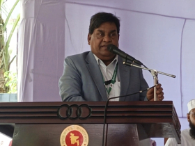‘ওয়াজেদ মিয়াকে কবর থেকে এনে ভিসি বানালে বিজ্ঞান হবে?’: উপাচার্য