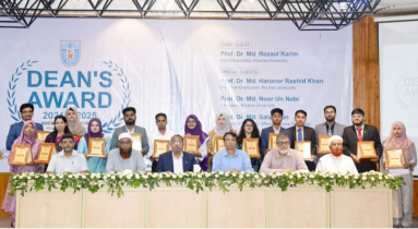ডিন’স অ্যাওয়ার্ড পেলেন খুবির সামাজিক বিজ্ঞান স্কুলের ২০ শিক্ষার্থী