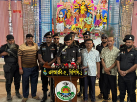চাঁপাইনবাবগঞ্জে দুর্গাপূজার মণ্ডপ পরিদর্শন করল এসআরবি-৫