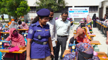 ১০০ অসচ্ছল নারীকে সেলাই মেশিন দিল দোস্ত এইড বাংলাদেশ সোসাইটি