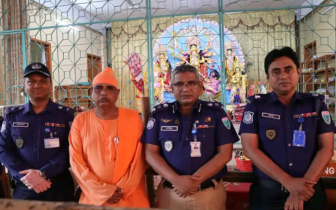 হবিগঞ্জে পূজামণ্ডপের নিরাপত্তা পরিদর্শনে অ্যাডিশনাল ডিআইজি