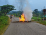 খাগড়াছড়ি-রাঙামাটিতে আধাবেলা সড়ক অবরোধ চলছে