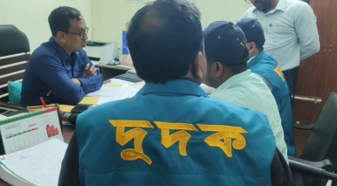 বাগেরহাট বিআরটিএ কার্যালয়ে দুদকের অভিযান