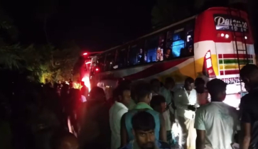 জয়পুরহাটে ট্রাক-অটোরিকশার মুখোমুখি সংঘর্ষ,  নিহত ২