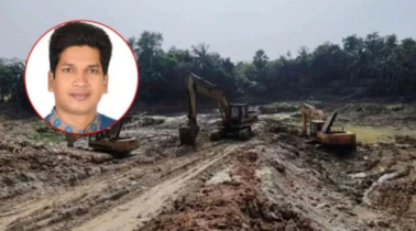 পুকুর খনন প্রকল্পের মাটি গোপনে বিক্রি করে দিচ্ছেন ছাত্রদল নেতা