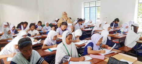 রাজশাহীতে উৎসবমুখর পরিবেশে আইইএস মেধাবৃত্তি পরীক্ষা অনুষ্ঠিত