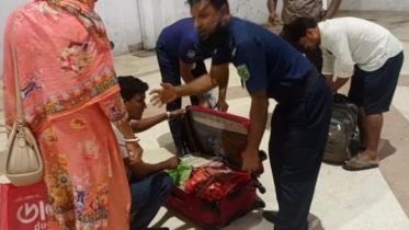 চট্টগ্রামে ট্রেনের বগিতে আগুন, ঢাকার রেলস্টেশনে সতর্কতা