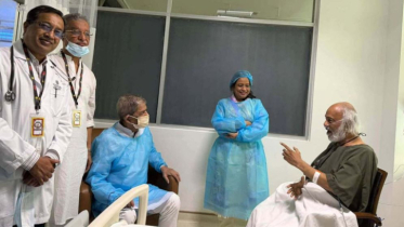 অসুস্থ মঈন খানকে দেখতে হাসপাতালে গেলেন রাষ্ট্রপতি