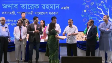 শতাধিক গুণী শিক্ষকের হাতে সম্মাননা তুলে দিলেন প্রধানমন্ত্রী