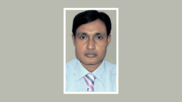 প্রধানমন্ত্রীর সঙ্গে ‘অপেশাদার আচরণ’, সরানো হলো বিভাগীয় কমিশনারকে