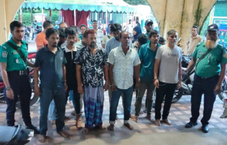 বটতলায় পুলিশের অভিযান, আওয়ামী লীগের ১২ নেতাকর্মী আটক