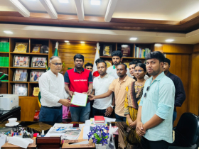 ডেঙ্গু প্রতিরোধ ও পরিচ্ছন্নতার দাবিতে ইবি ছাত্রদলের স্মারকলিপি