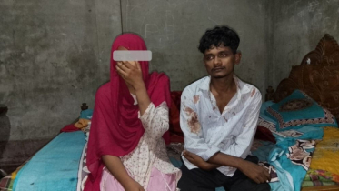  তিন সন্তানের জননীর সঙ্গে আপত্তিকর অবস্থায় যুবক আটক