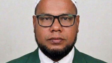 পোরশায় শিক্ষকের বিরুদ্ধে অনৈতিক কর্মকাণ্ডের অভিযোগ, প্রতিষ্ঠান অবরুদ্ধ